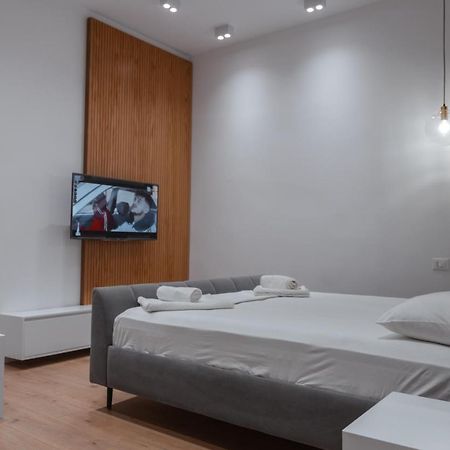 Britney'S Apartments Тирана Екстериор снимка